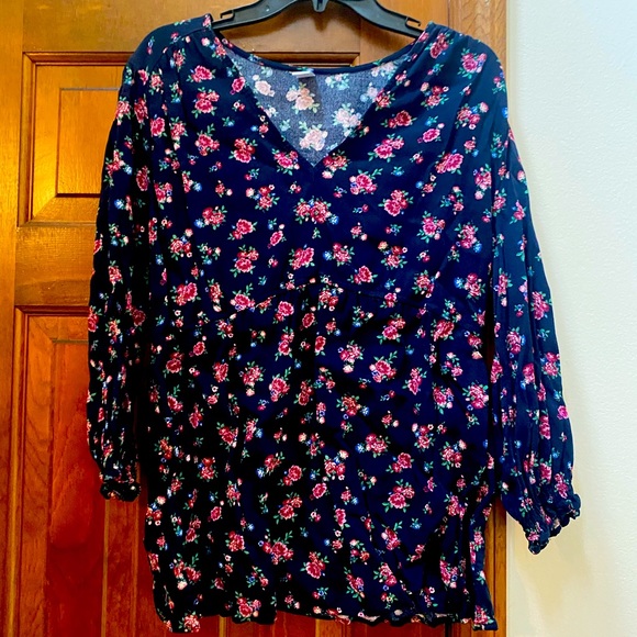 Maternity blouse - Picture 1 of 3